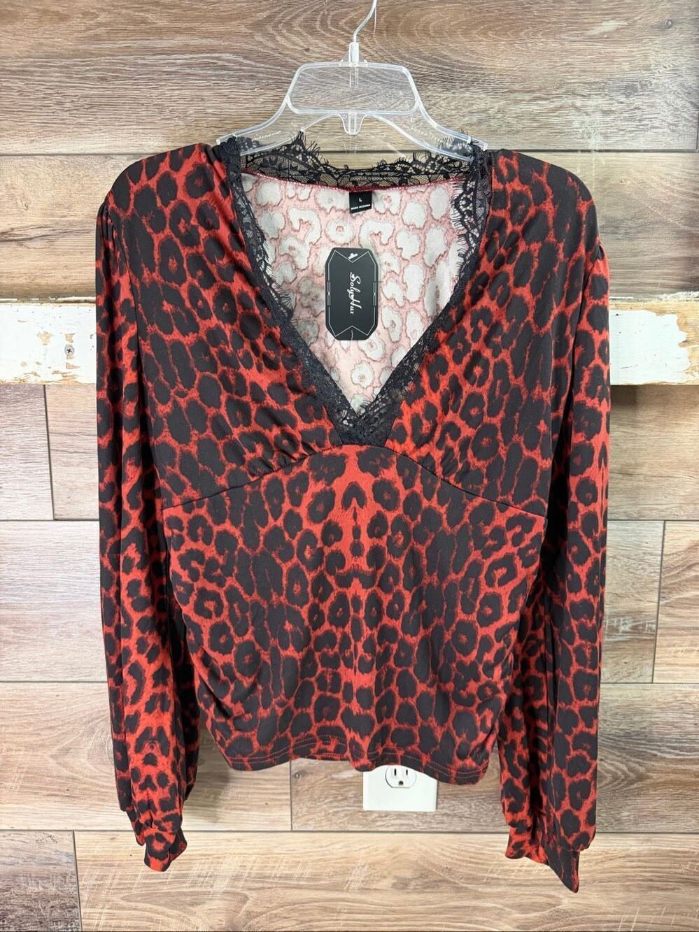 SOLY HUX NWT Women’s Large Red Leopard Print Lace Trim V-Neck Long Sleeve Top